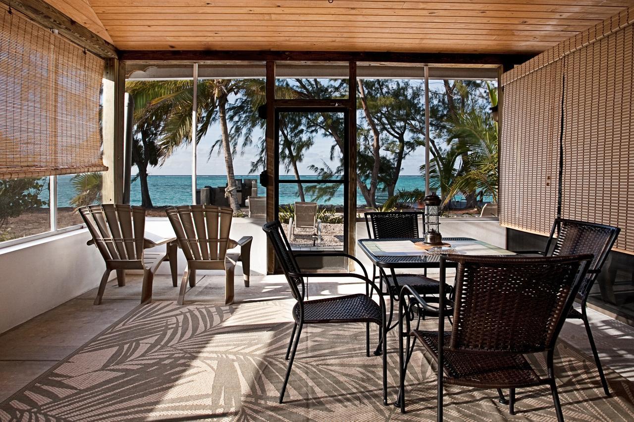 Hollywood Beach Suites Turks And Caicos Whitby Restauracja zdjęcie