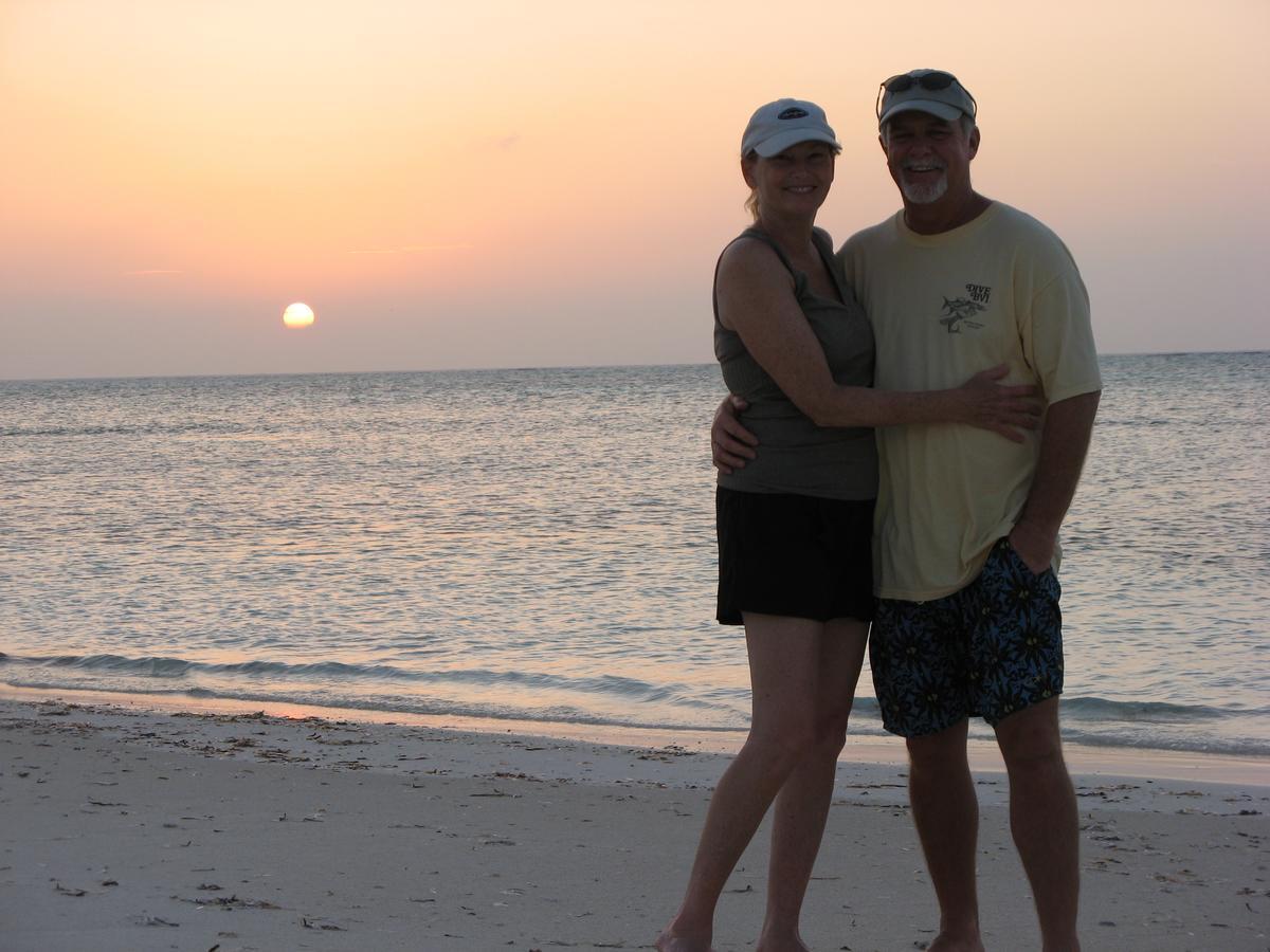 Hollywood Beach Suites Turks And Caicos Whitby Zewnętrze zdjęcie